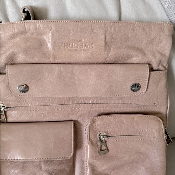 Rudsak Bordeaux Leather Sully Crossbody 12”x13” amazing condition - earthy pink - Picture 2 of 7